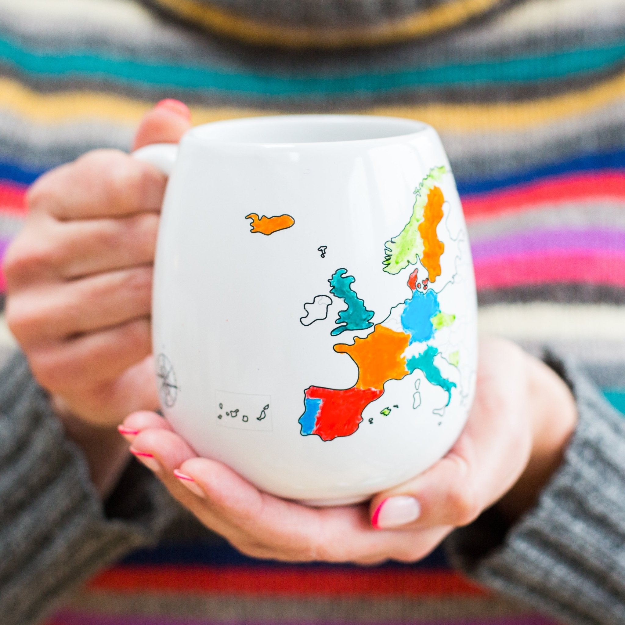 Trouvaille Global mug voyage Europe à colorier