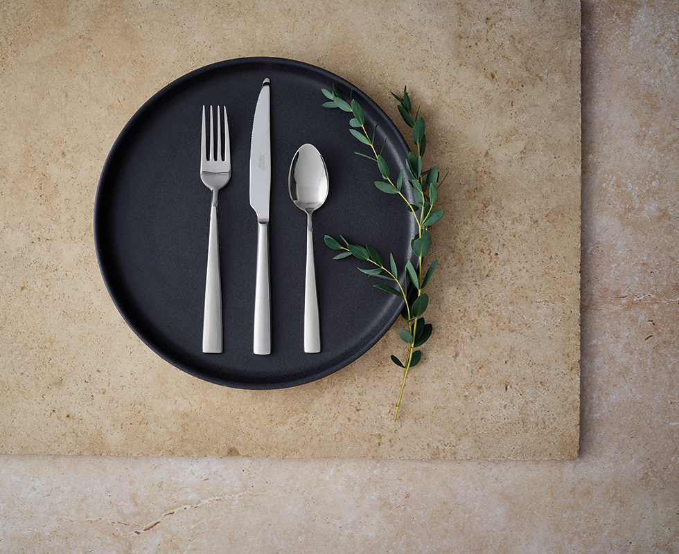 Artis Elements assiette 28 cm noire dressage