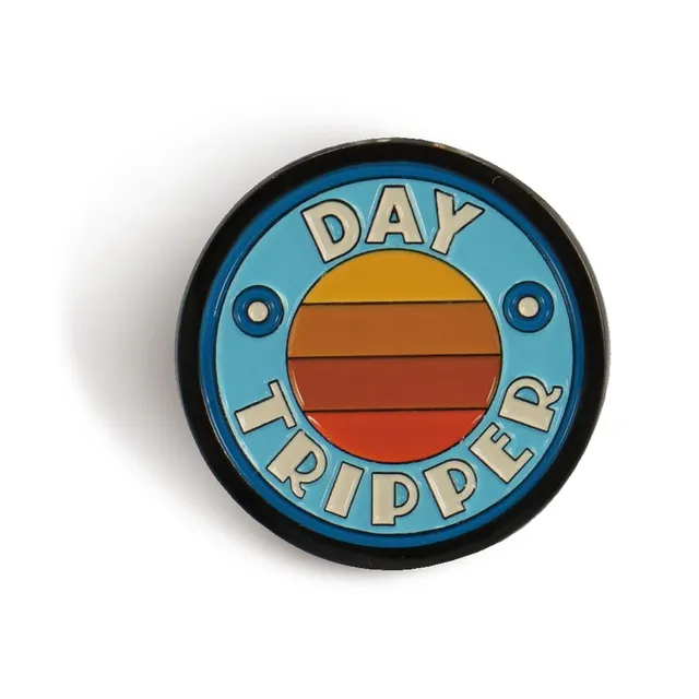 The Beatles Day Tripper pin's émail bleu