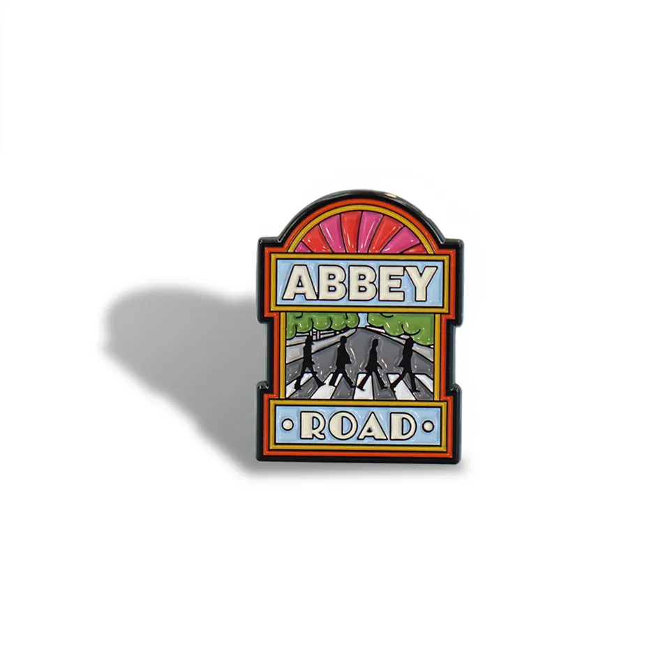 HMB Beatles Abbey Road pin's badge métal rouge
