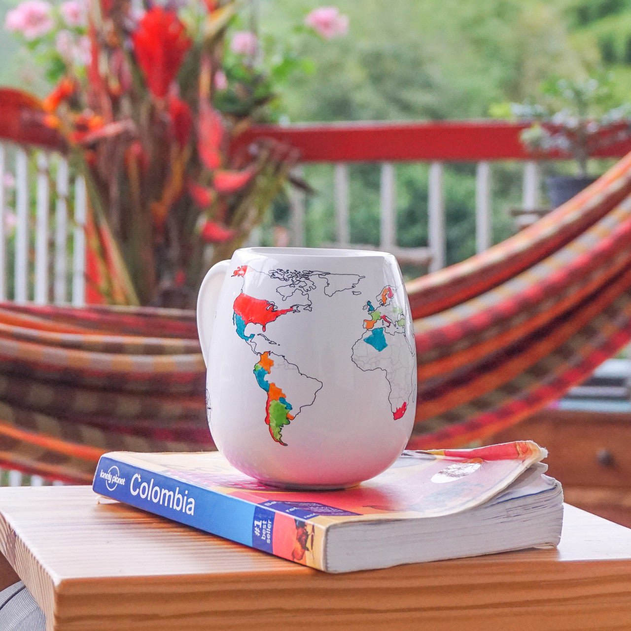 Trouvaille World Map mug à colorier carte du monde
