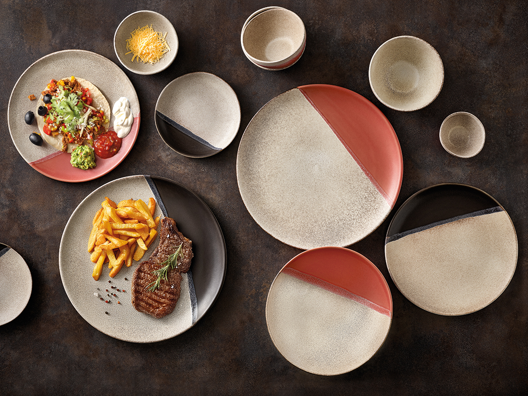 Artis Spot On Black assiette noire 23 cm